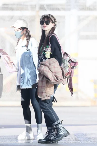 중국 로켓 소녀 101 패션 베이징 에어포트 — 스톡 사진