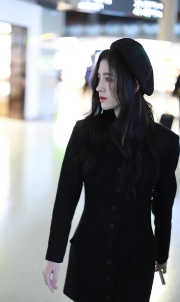 China Ju Jingyi Shanghai Airport Fashion Outfit — 스톡 사진