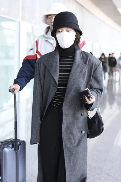 CINA ZHANG XUEYING FASHION OUTFIT BEIJING AEROPORTO — Foto Stock