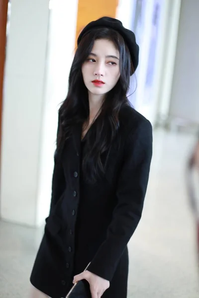 Κίνα Ju Jingyi Shanghai Airport Fashion Outfit — Φωτογραφία Αρχείου