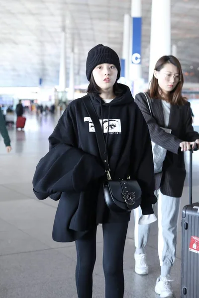 CHINA SONG ZU 'ER BEIJING AIRPORT FASHION OUTFIT — стоковое фото