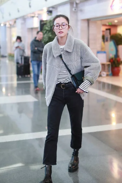 China Liu Wen Fashion Outfit Beijing Airport — Stockfoto