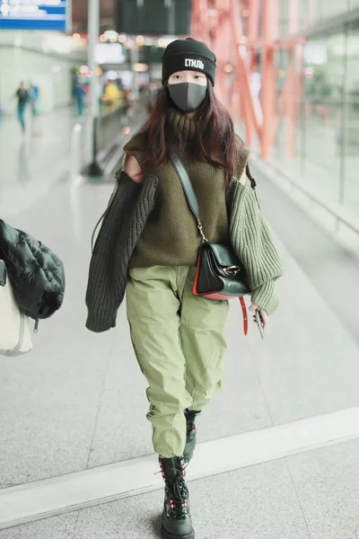 Kína Lin Yun Fashion Outfit Beijing Airport — Stock Fotó