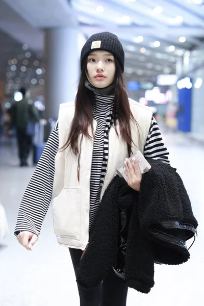 Kina Jelly Lin Fashion Outfit Pekings flygplats — Stockfoto