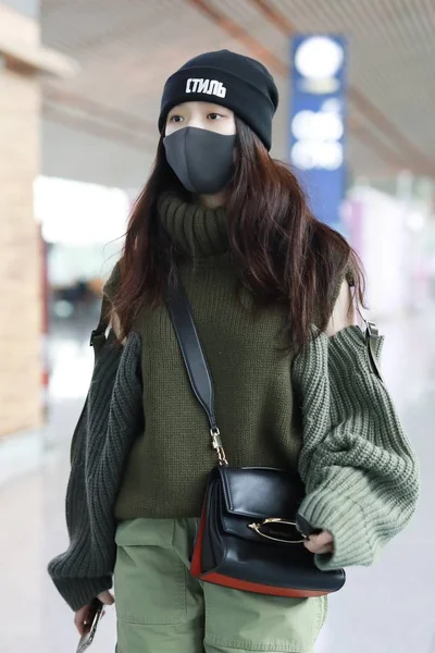 Κίνα Lin Yun Μόδα Outfit Πεκίνο Αεροδρόμιο — Φωτογραφία Αρχείου