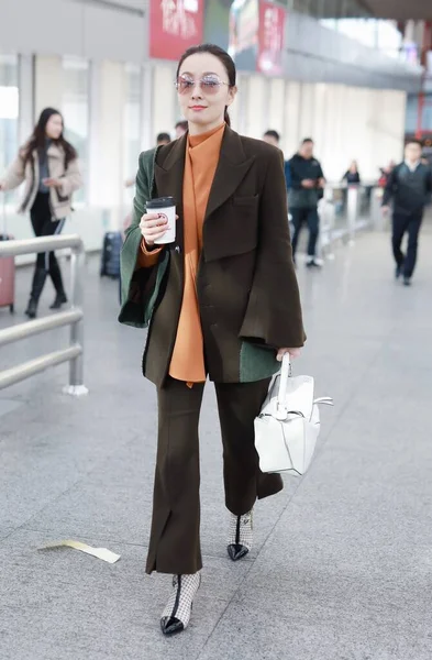 China Tao Hong Fashion Outfit Beijing Airport — Stockfoto