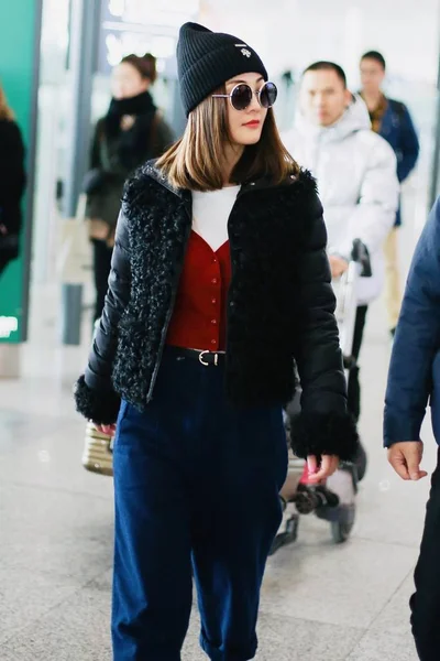 CHINA CHARLENE CHOI FASHION FUERA DEL AEROPUERTO DE BEIJING — Foto de Stock