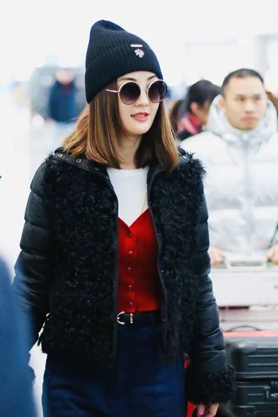 Κίνα Charlene Choi Fashion Outfit Πεκίνο Αεροδρόμιο — Φωτογραφία Αρχείου