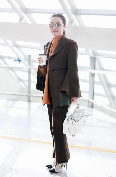 China Tao Hong Fashion Outfit Beijing Airport — Stockfoto