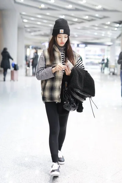 CHINA JELLY LIN FASHION OUTFIT BEIJING AIRPORT — Stock Photo, Image