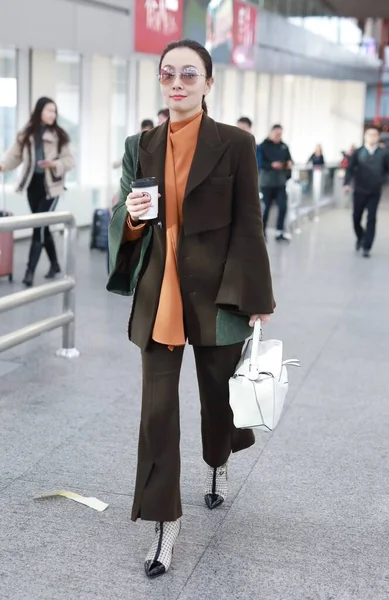 China Tao Hong Fashion Outfit Beijing Airport — Stockfoto