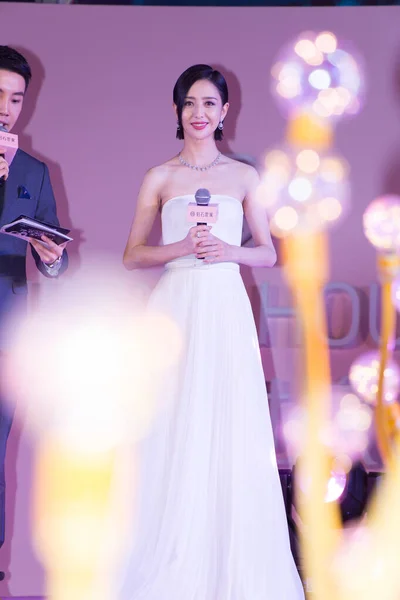 여배우통리야 Tong Liya 2019 광저우에서 열리는 다이아몬드 브랜드 인빛나는 — 스톡 사진