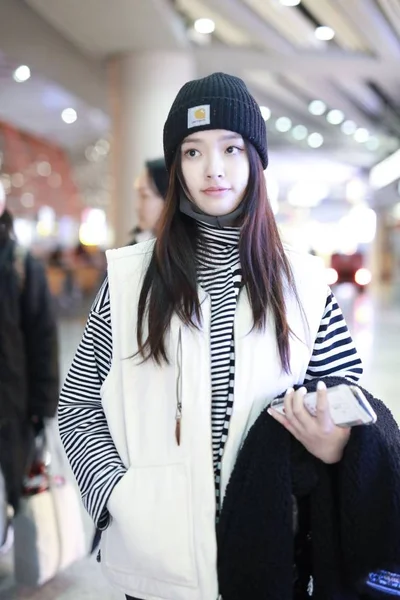 Kina Jelly Lin Fashion Outfit Pekings flygplats — Stockfoto