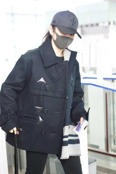 China Chinese Li Bingbing Airport Fashion Outfit — Stockfoto