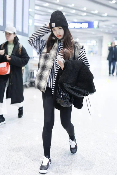 Kína Jelly Lin Fashion Outfit Beijing repülőtér — Stock Fotó