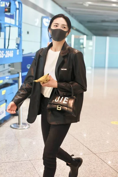 China Zhou Jieqiong Moda roupa Beijing Airport — Fotografia de Stock