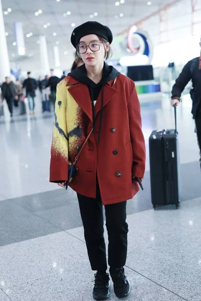 CHINA YUAN SHANSHAN FASHION OUTFIT BEIJING AIRPORT — Fotografie, imagine de stoc