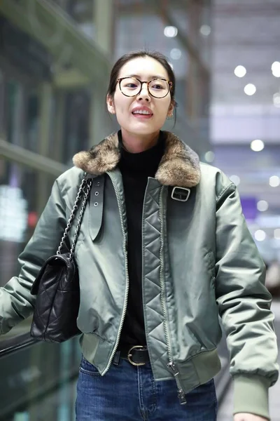 Китай Liu Wen Fashion Outfit Beijing Airport — стокове фото