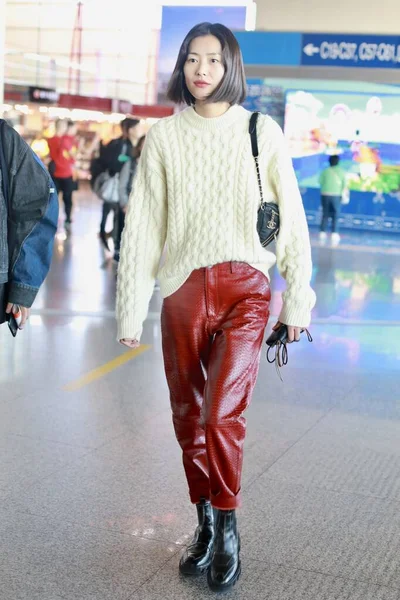 Čína Liu Wen módní oblečení Peking letiště — Stock fotografie