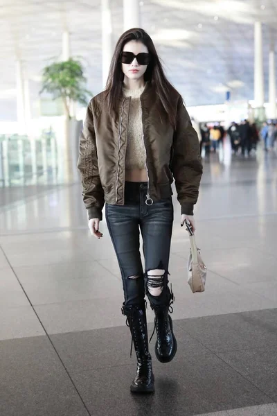 China Chinese Model Celebrity Airport Snapshot — Stockfoto