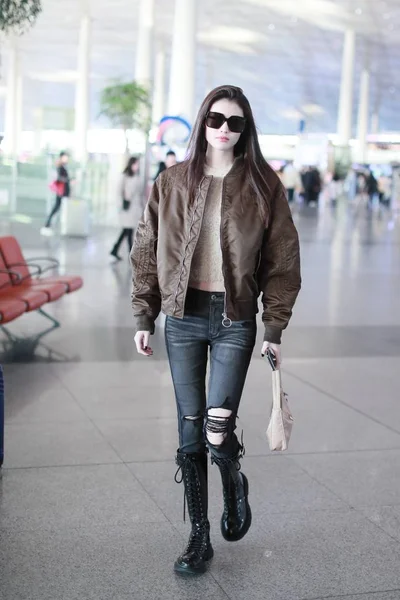 China Chinese Model Celebrity Airport Snapshot — Stockfoto