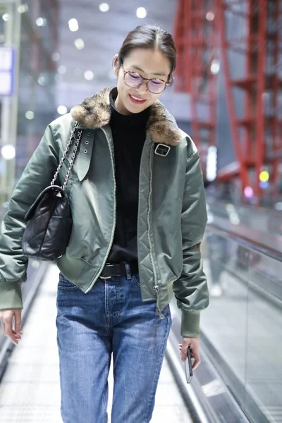 CHINA LIU WEN FASHION OUTFIT BEIJING AIRPORT — Fotografie, imagine de stoc