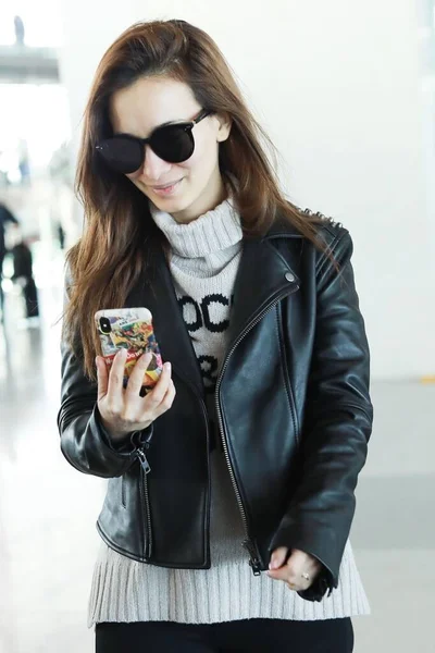 CHINA CELINA HORAN FASHION OUTFIT BEIJING AIRPORT — Stock Photo, Image