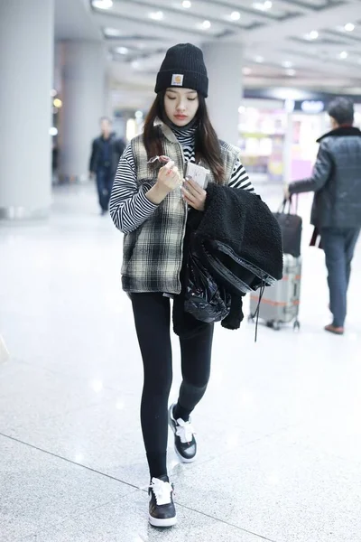 CHINA JELLY LIN FASHION OUTFIT BEIJING AIRPORT — Stock Photo, Image