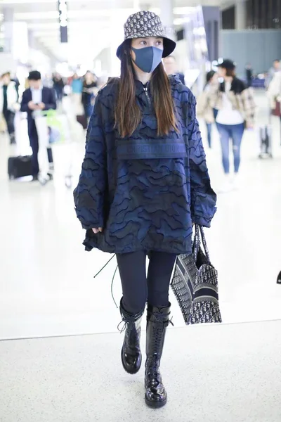 CHINA ANGELABABY FASHION OUTFIT BEIJING AIRPORT — Stock Photo, Image