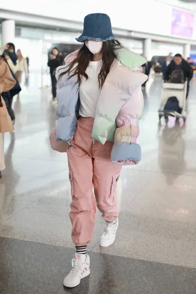CHINA ANGELABABY FASHION OUTFIT BEIJING AIRPORT — Stock Photo, Image