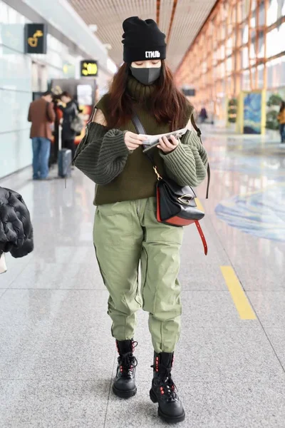 Čína Lin Yun módní oblečení Peking letiště — Stock fotografie