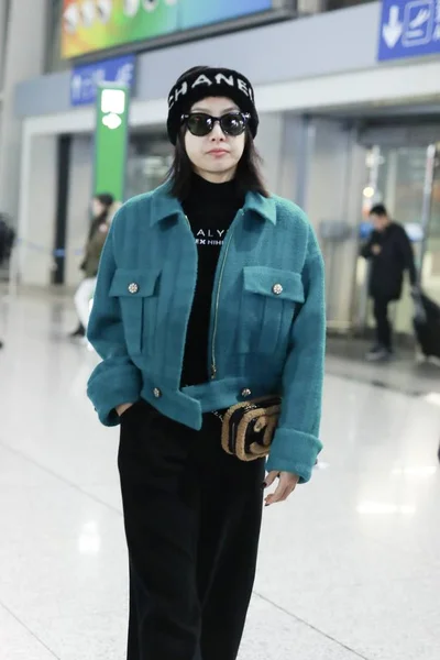 КИТАЙ VICTORIA SONG FASHION OUTFIT BEIKING AIRPORT — стоковое фото