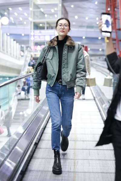 Китай Liu Wen Fashion Outfit Beijing Airport — стокове фото