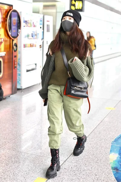 CHINA LIN YUN FASHION FUERA DEL AEROPUERTO DE BEIJING —  Fotos de Stock