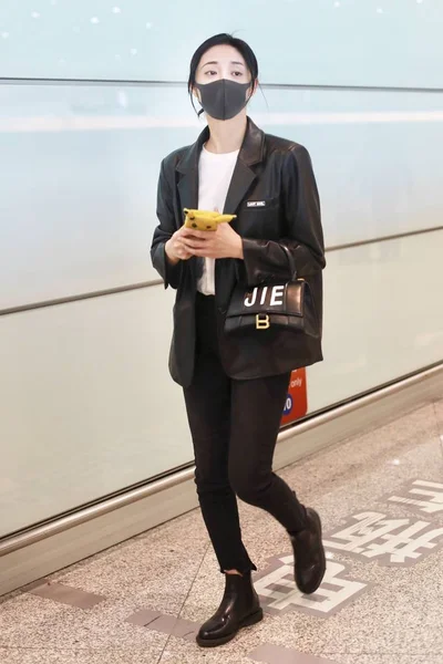 Κίνα Zhou Jieqiong Fashion Outfit Πεκίνο Αεροδρόμιο — Φωτογραφία Αρχείου