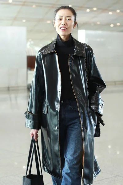 CHINA LIU WEN FASHION OUTFIT BEIJING AIRPORT — Fotografie, imagine de stoc