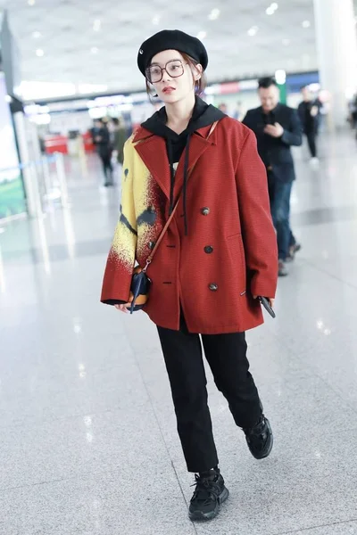 Κίνα Yuan Shanshan Fashion Outfit Πεκίνο Αεροδρόμιο — Φωτογραφία Αρχείου