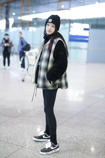 Κίνα Jelly Lin Fashion Outfit Πεκίνο Αεροδρόμιο — Φωτογραφία Αρχείου