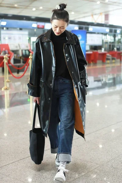 Китай Liu Wen Fashion Outfit Beijing Airport — стокове фото