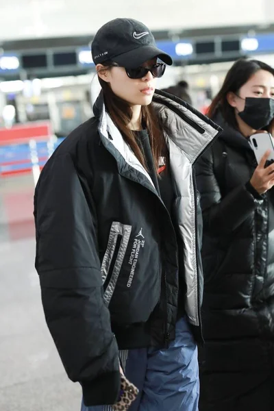 China Celebrity Fashion Outfit Beijing Airport — Stockfoto