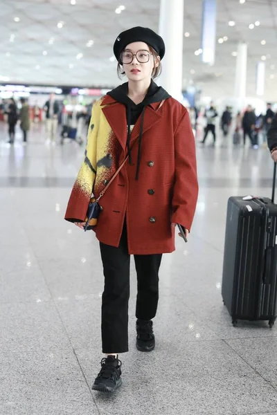 中国元シャンシャンファッションアウトフィット｜北京空港 — ストック写真