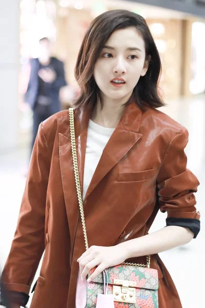 China Song Zuer Shanghai Airport Fashion Outfit — Stockfoto