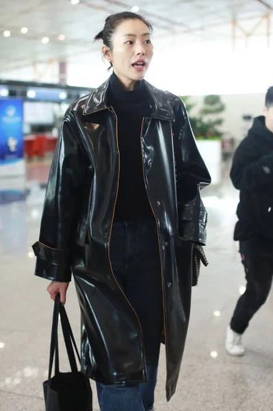 CHINA LIU WEN FASHION FUERA DEL AEROPUERTO DE BEIJING — Foto de Stock