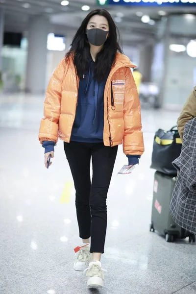 China guan xiaotong fashion outfit beijing flughafen — Stockfoto