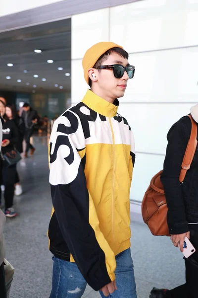 Chinese Actor Singer Songwriter Weizhou Timmy Arrives Beijing Airport Landing — Stock Photo, Image