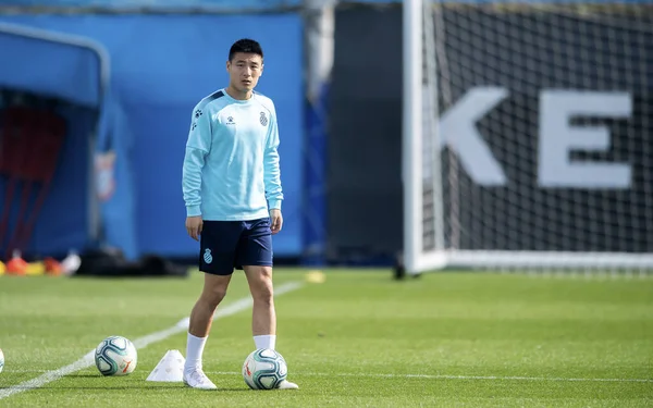 Pemain Sepak Bola Cina Lei Berlatih Dengan Rekan Setimnya Rcd — Stok Foto