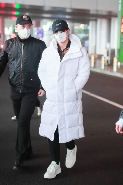 Chanteur Acteur Chinois Wenhan Arrive Aéroport Pékin Avant Son Départ — Photo