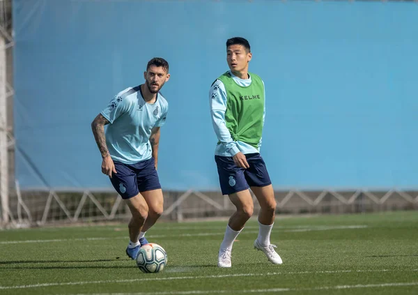 Китайський Футболіст Лей Разом Своїми Товаришами Команді Тренується Стадіоні Ciutat — стокове фото