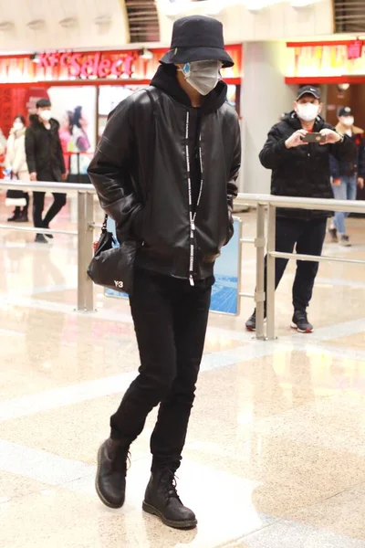 Cantante Bailarín Rapero Compositor Chino Cai Xukun Llega Aeropuerto Beijing —  Fotos de Stock