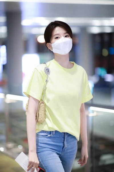 Chinese Actress Qiao Xin Arrives Shanghai Airport Departure Shanghai China — Stock Photo, Image